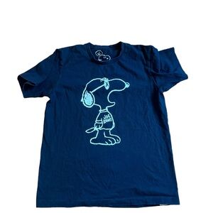 Kaws x Peanuts Collab for Uniqlo featuring Snoopy graphic. Black. Size S. EUC